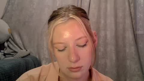 Lily online show from 06/21/26, 02:52