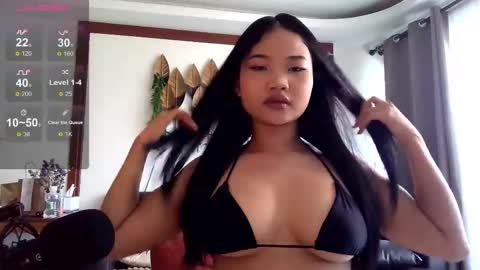 Snapshot of earny_baby chatting on 09/23/25, 02:14 earny_baby online show from 09/23/25, 02:14