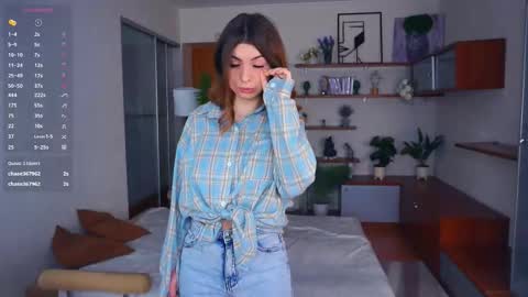 Emma online show from 12/22/25, 06:43