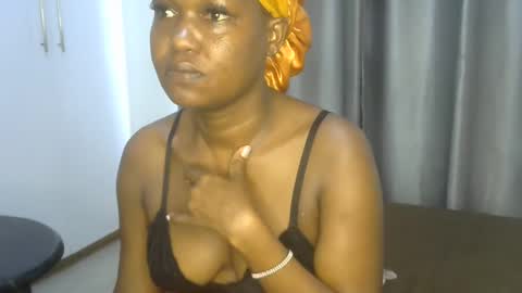 Snapshot of east_queen chatting on 01/20/25, 08:52 east_queen online show from 01/20/25, 08:52