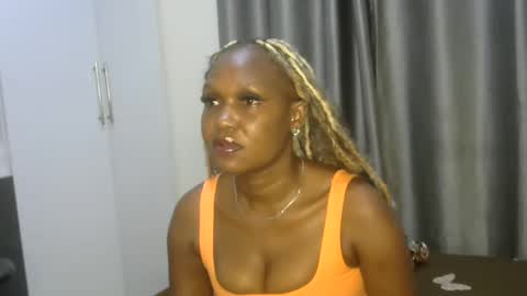 Snapshot of east_queen chatting on 01/28/25, 07:10 east_queen online show from 01/28/25, 07:10