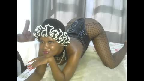 Snapshot of east_queen chatting on 02/23/25, 12:37 east_queen online show from 02/23/25, 12:37