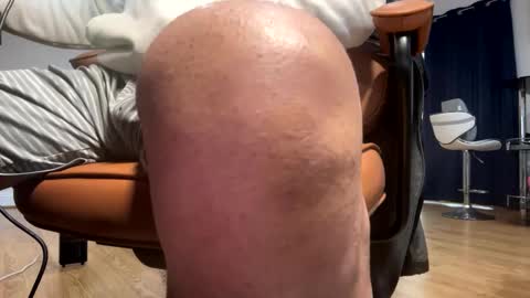 Snapshot of easternjerk chatting on 11/08/25, 01:00 easternjerk online show from 11/08/25, 01:00