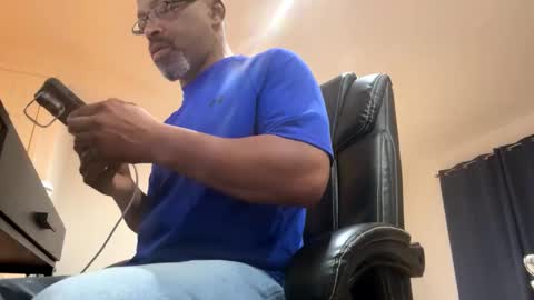 Snapshot of easternjerk chatting on 11/19/25, 11:43 easternjerk online show from 11/19/25, 11:43