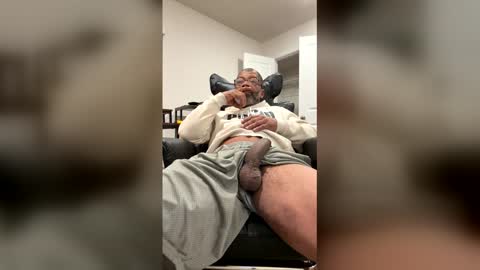 Snapshot of easternjerk chatting on 04/01/26, 10:27 easternjerk online show from 04/01/26, 10:27