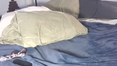 Snapshot of easybreeze69 chatting on 10/26/25, 11:27 easybreezy69 online show from 10/26/25, 11:27