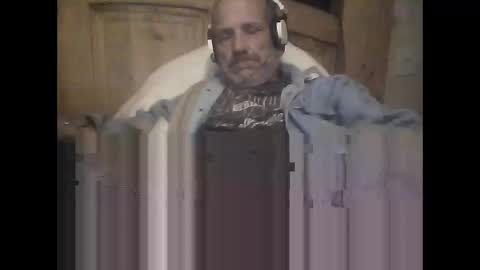 Snapshot of easye4015 chatting on 01/18/25, 10:17 Easye online show from 01/18/25, 10:17