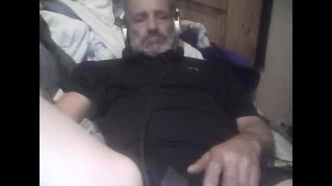 Snapshot of easye4015 chatting on 12/03/25, 12:58 Easye online show from 12/03/25, 12:58