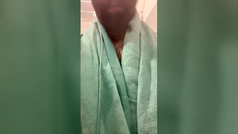 Snapshot of easyfrenchguy chatting on 01/11/26, 11:54 French Guy online show from 01/11/26, 11:54