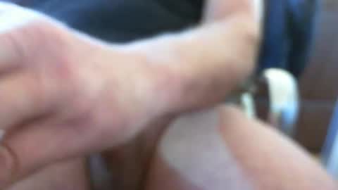 Snapshot of easypeasy62 chatting on 12/19/25, 01:51 easypeasy62 online show from 12/19/25, 01:51