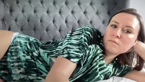 Nadia Ferreira  online show from 03/05/25, 10:00