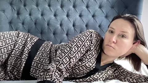 Snapshot of eatmypie69 chatting on 11/10/25, 11:53 Nadia Ferreira online show from 11/10/25, 11:53