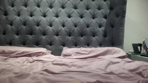 Snapshot of eatmypie69 chatting on 12/15/25, 11:09 Nadia Ferreira online show from 12/15/25, 11:09