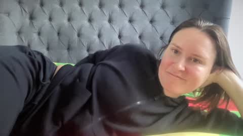 Snapshot of eatmypie69 chatting on 01/08/26, 10:06 Nadia Ferreira online show from 01/08/26, 10:06