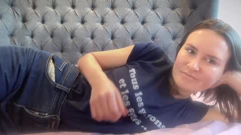 Snapshot of eatmypie69 chatting on 01/16/26, 09:13 Nadia Ferreira online show from 01/16/26, 09:13