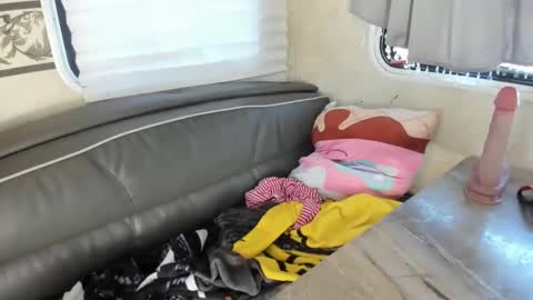 Snapshot of eatthebooty420 chatting on 12/26/24, 08:42 hi.. im baybee more spicyness --- online show from 12/26/24, 08:42