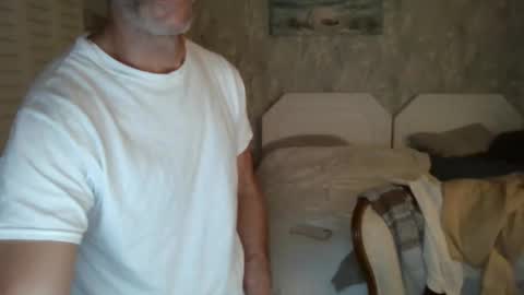 Snapshot of eatthightpussy chatting on 12/04/25, 06:34 eatthightpussy online show from 12/04/25, 06:34