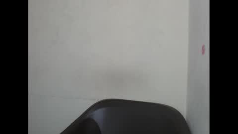 Snapshot of eatuupx chatting on 12/19/24, 01:07 eatuupx online show from 12/19/24, 01:07