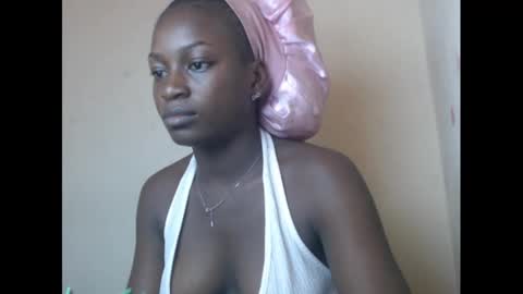 Snapshot of eatuupx chatting on 01/06/25, 10:35 eatuupx online show from 01/06/25, 10:35