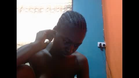 Snapshot of eatuupx chatting on 09/30/25, 10:20 eatuupx online show from 09/30/25, 10:20