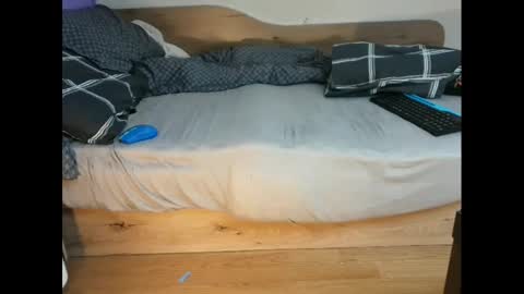 shy yoong cross online show from 03/01/25, 06:46