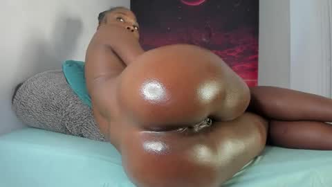 Snapshot of ebonnygoddess2 chatting on 12/04/25, 07:33 2 online show from 12/04/25, 07:33