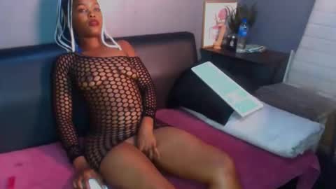 Snapshot of ebony18x chatting on 12/05/25, 10:13 Candy online show from 12/05/25, 10:13