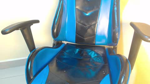 Snapshot of ebony_choco2 chatting on 03/04/25, 05:03 ebony choco2 online show from 03/04/25, 05:03