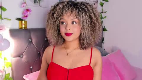Snapshot of ebony_curly2 chatting on 10/24/25, 11:56 isa online show from 10/24/25, 11:56