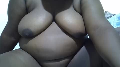 Snapshot of ebony_dela chatting on 12/15/25, 08:40 Princess Dela online show from 12/15/25, 08:40