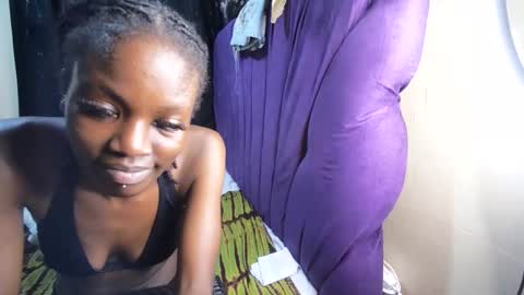 Snapshot of ebony_desire1 chatting on 04/24/26, 06:43 Desire online show from 04/24/26, 06:43