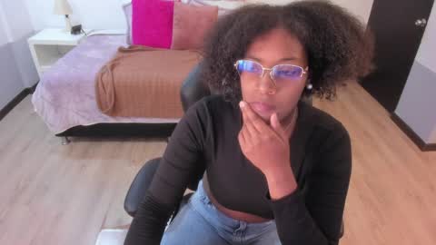 Snapshot of ebony_fantasy2 chatting on 04/10/26, 11:37 ebony_fantasy2 online show from 04/10/26, 11:37
