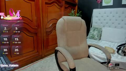 Snapshot of ebony_katterin chatting on 05/14/26, 11:17 ebony_katterin online show from 05/14/26, 11:17