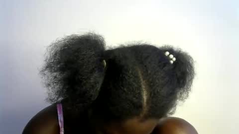 Snapshot of ebony_lynne chatting on 04/29/26, 09:35 ebony_lynne online show from 04/29/26, 09:35