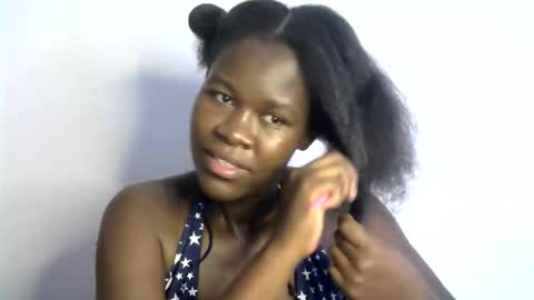 Snapshot of ebony_lynne chatting on 04/30/26, 09:04 ebony_lynne online show from 04/30/26, 09:04