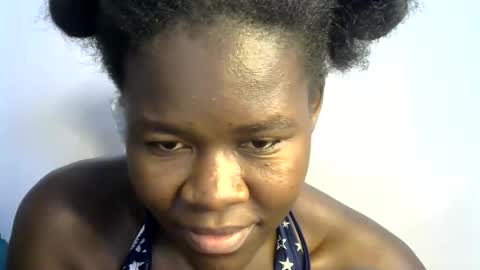 Snapshot of ebony_lynne chatting on 05/01/26, 08:19 ebony_lynne online show from 05/01/26, 08:19