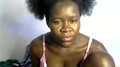 Snapshot of ebony_lynne chatting on 05/06/26, 08:36 ebony_lynne online show from 05/06/26, 08:36