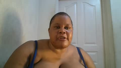 Snapshot of ebony_magixs chatting on 09/21/25, 01:02 ebony_magixs online show from 09/21/25, 01:02