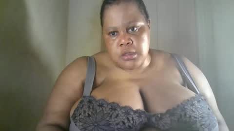 Snapshot of ebony_magixs chatting on 09/28/25, 12:16 ebony_magixs online show from 09/28/25, 12:16