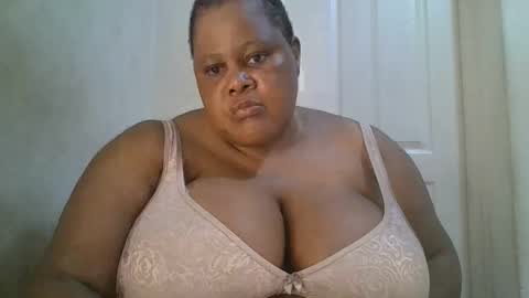 Snapshot of ebony_magixs chatting on 09/28/25, 06:57 ebony_magixs online show from 09/28/25, 06:57