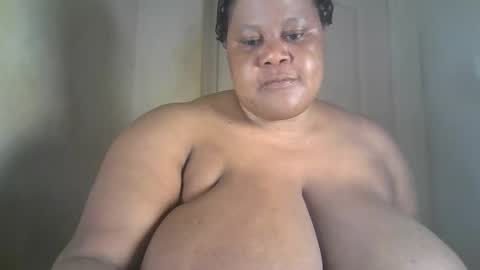 Snapshot of ebony_magixs chatting on 10/04/25, 01:47 ebony_magixs online show from 10/04/25, 01:47