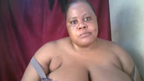 Snapshot of ebony_magixs chatting on 10/29/25, 07:15 ebony_magixs online show from 10/29/25, 07:15