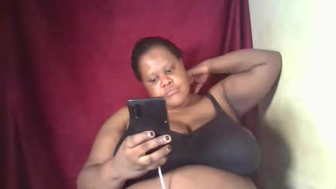 Snapshot of ebony_magixs chatting on 11/28/25, 07:38 ebony_magixs online show from 11/28/25, 07:38