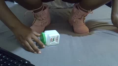 ebony_maria online show from 10/18/25, 08:04