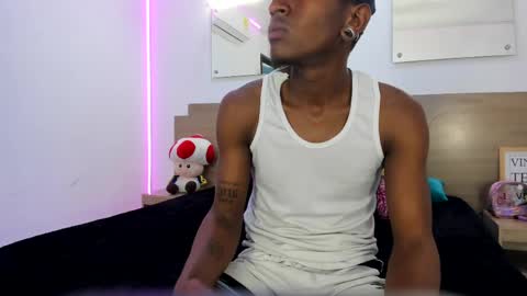 ebony_n_blonde online show from 03/25/26, 08:04