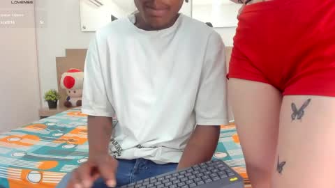 Snapshot of ebony_n_blonde chatting on 05/08/26, 08:58 ebony_n_blonde online show from 05/08/26, 08:58