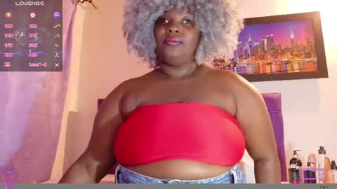 Snapshot of ebony_neighbormoans chatting on 06/19/26, 03:00 LINA online show from 06/19/26, 03:00