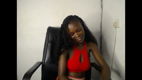 Snapshot of ebony_petitegirl chatting on 04/08/26, 08:20 Lilly online show from 04/08/26, 08:20
