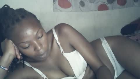 Snapshot of ebony_phoenix12 chatting on 11/12/25, 03:18 ebony_phoenix12 online show from 11/12/25, 03:18