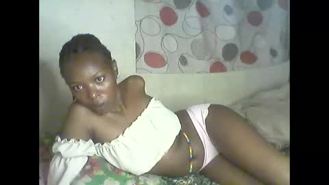 Snapshot of ebony_phoenix12 chatting on 11/17/25, 07:03 ebony_phoenix12 online show from 11/17/25, 07:03